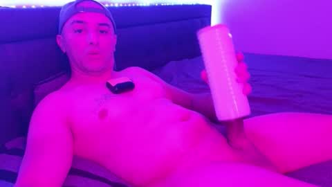 HENNIDRIP online show from 11-21-25, 05:28