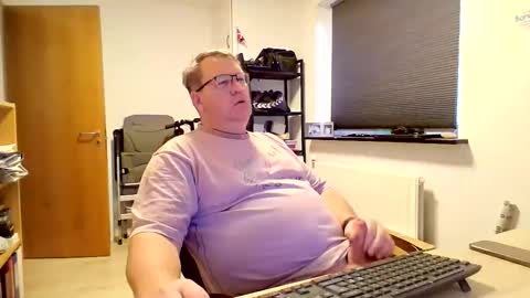 Snapshot of henrikrp1971 chatting on 12-15-25, 10:19 henrikrp1971 online show from 12-15-25, 10:19