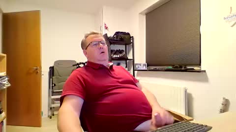 Snapshot of henrikrp1971 chatting on 12-20-25, 06:37 henrikrp1971 online show from 12-20-25, 06:37