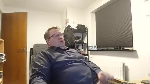 Snapshot of henrikrp1971 chatting on 02-02-26, 04:38 henrikrp1971 online show from 02-02-26, 04:38