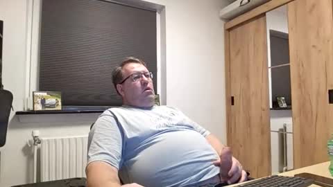 Snapshot of henrikrp1971 chatting on 02-07-26, 09:18 henrikrp1971 online show from 02-07-26, 09:18