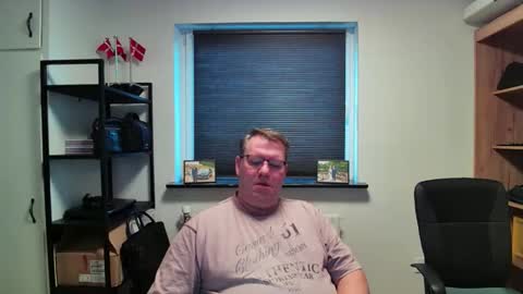 Snapshot of henrikrp1971 chatting on 03-07-26, 11:07 henrikrp1971 online show from 03-07-26, 11:07