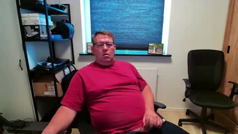 Snapshot of henrikrp1971 chatting on 04-01-26, 11:11 henrikrp1971 online show from 04-01-26, 11:11