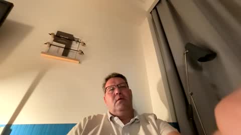 Snapshot of henrikrp1971 chatting on 04-02-26, 11:02 henrikrp1971 online show from 04-02-26, 11:02