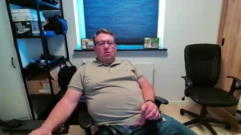Snapshot of henrikrp1971 chatting on 04-08-26, 12:49 henrikrp1971 online show from 04-08-26, 12:49