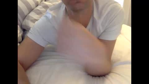 Snapshot of henryhipster chatting on 11-18-25, 07:24 Henryhipster sub spank useme new Europe Twink kiss first fit kinky naughty online show from 11-18-25, 07:24