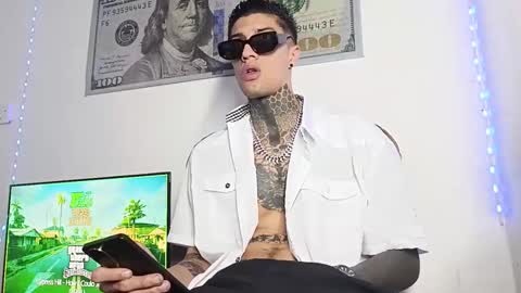 Snapshot of henzzeld420 chatting on 03-26-26, 07:47 Henzeld online show from 03-26-26, 07:47