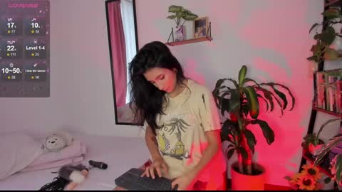 Hello I am Valentina independent Colombian model I love sensuality and pleasure welcome online show from 12-20-24, 10:32