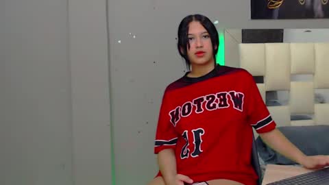 Snapshot of hera_divine chatting on 12-05-24, 06:32 HERA online show from 12-05-24, 06:32
