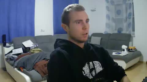 Snapshot of herbstenden chatting on 10-27-25, 08:57 John Pearl online show from 10-27-25, 08:57