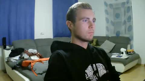 Snapshot of herbstenden chatting on 11-02-25, 07:38 John Pearl online show from 11-02-25, 07:38