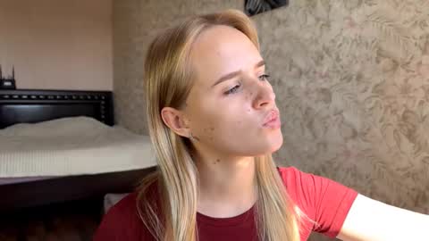 Sylvia online show from 09-10-25, 08:03