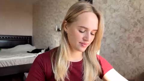 Sylvia online show from 09-15-25, 08:03