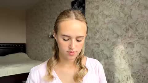 Sylvia online show from 09-17-25, 08:38
