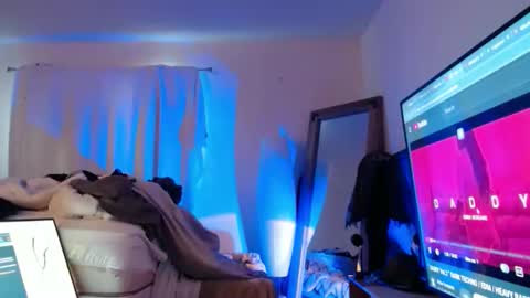 Snapshot of hevin69 chatting on 12-21-25, 03:19 hevin69 online show from 12-21-25, 03:19