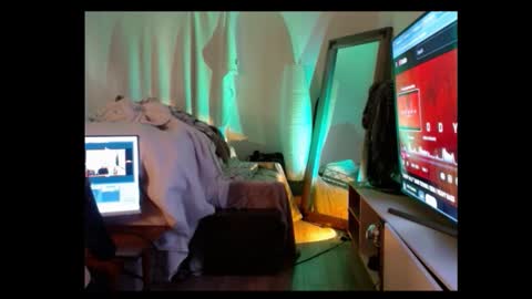 Snapshot of hevin69 chatting on 12-22-25, 09:34 hevin69 online show from 12-22-25, 09:34