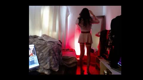 Snapshot of hevin69 chatting on 01-18-26, 06:12 hevin69 online show from 01-18-26, 06:12