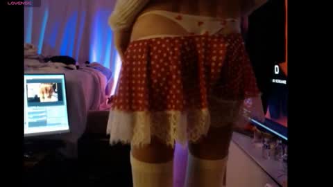 Snapshot of hevin69 chatting on 03-01-26, 02:02 hevin69 online show from 03-01-26, 02:02