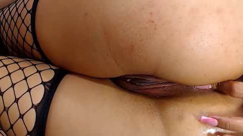 Snapshot of hexaravagina22 chatting on 11-12-25, 12:49 SARA online show from 11-12-25, 12:49