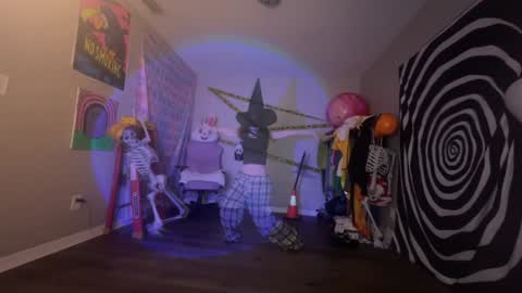 salem online show from 10-20-25, 02:45