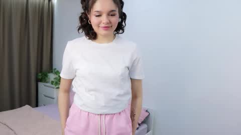 Laura online show from 11-04-25, 07:51