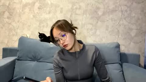 Im Alice since birth  online show from 11-05-25, 10:48