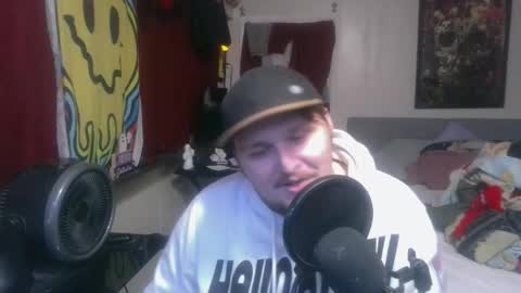 Snapshot of hfly12 chatting on 11-27-25, 07:21 hfly12 online show from 11-27-25, 07:21