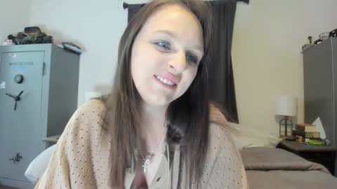 Paige online show from 09-28-25, 01:22