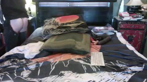 Snapshot of hiasallfuk13 chatting on 10-28-25, 12:14 HARDCORE13 online show from 10-28-25, 12:14