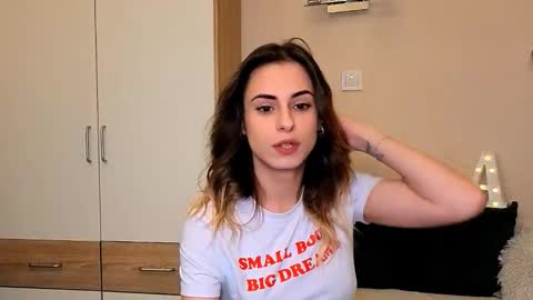 Ana online show from 10-24-25, 05:53