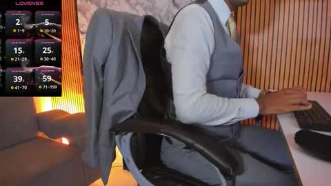 George online show from 10-15-25, 02:22