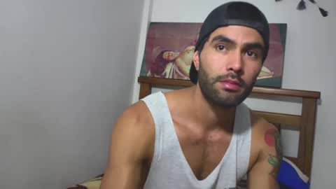 Snapshot of hideonbush051 chatting on 11-13-25, 12:20 hideonbush online show from 11-13-25, 12:20