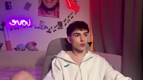 Snapshot of hiidear chatting on 02-24-26, 05:55 twinkvadusha online show from 02-24-26, 05:55