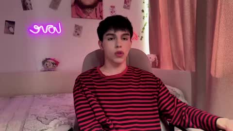 Snapshot of hiidear chatting on 03-26-26, 07:14 twinkvadusha online show from 03-26-26, 07:14