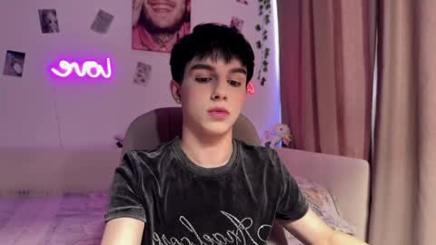 Snapshot of hiidear chatting on 03-29-26, 01:22 twinkvadusha online show from 03-29-26, 01:22