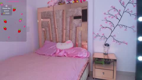 LUNA new account  FOLLOW ME online show from 12-13-25, 11:21