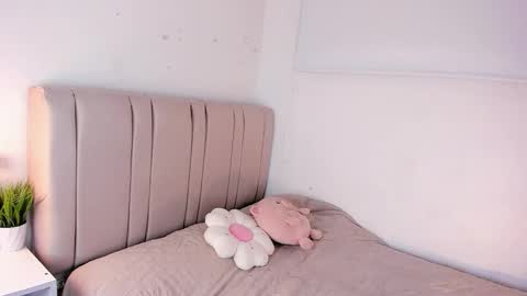 Hila online show from 12-20-25, 12:29