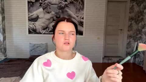 Snapshot of hildegardlisman chatting on 10-24-25, 07:38 Mila online show from 10-24-25, 07:38