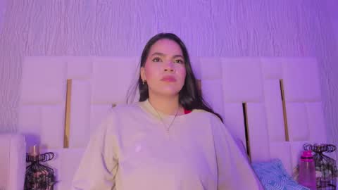 Snapshot of hillary_uckerman_ chatting on 10-28-25, 11:36 Hillary online show from 10-28-25, 11:36