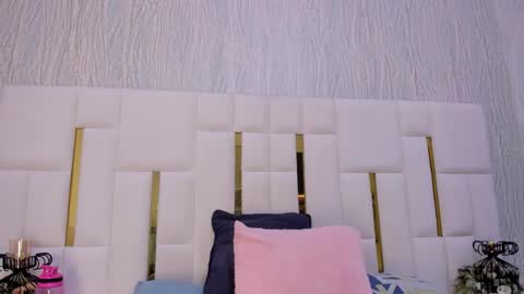 Snapshot of hillary_uckerman_ chatting on 11-15-25, 11:40 Hillary online show from 11-15-25, 11:40