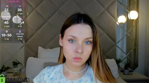 hina smilth online show from 10-17-25, 11:13