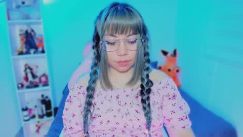 Hinata online show from 02-27-25, 09:00