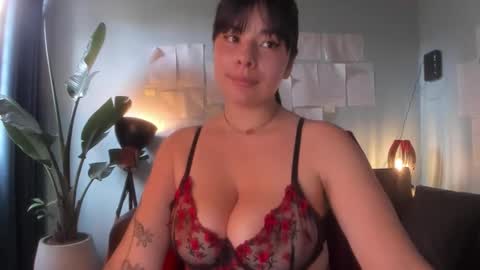 Hinnata online show from 12-02-25, 04:46