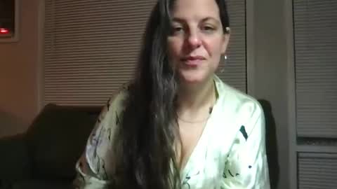 Snapshot of hippyprincess22 chatting on 11-29-25, 05:10 HippyPrincess22 online show from 11-29-25, 05:10