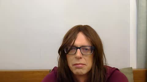 Snapshot of hiriley chatting on 10-22-25, 09:14 HiRiley online show from 10-22-25, 09:14