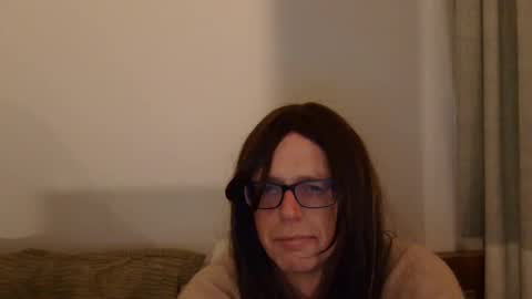 Snapshot of hiriley chatting on 10-30-25, 10:32 HiRiley online show from 10-30-25, 10:32