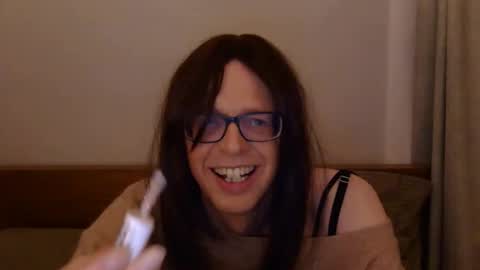 Snapshot of hiriley chatting on 10-31-25, 10:00 HiRiley online show from 10-31-25, 10:00