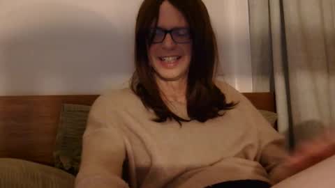 Snapshot of hiriley chatting on 11-01-25, 09:50 HiRiley online show from 11-01-25, 09:50