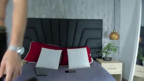 Snapshot of hisoka_0 chatting on 10-24-25, 02:30 Hisoka online show from 10-24-25, 02:30