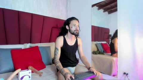 Snapshot of hisoka_0 chatting on 11-18-25, 01:00 Hisoka online show from 11-18-25, 01:00